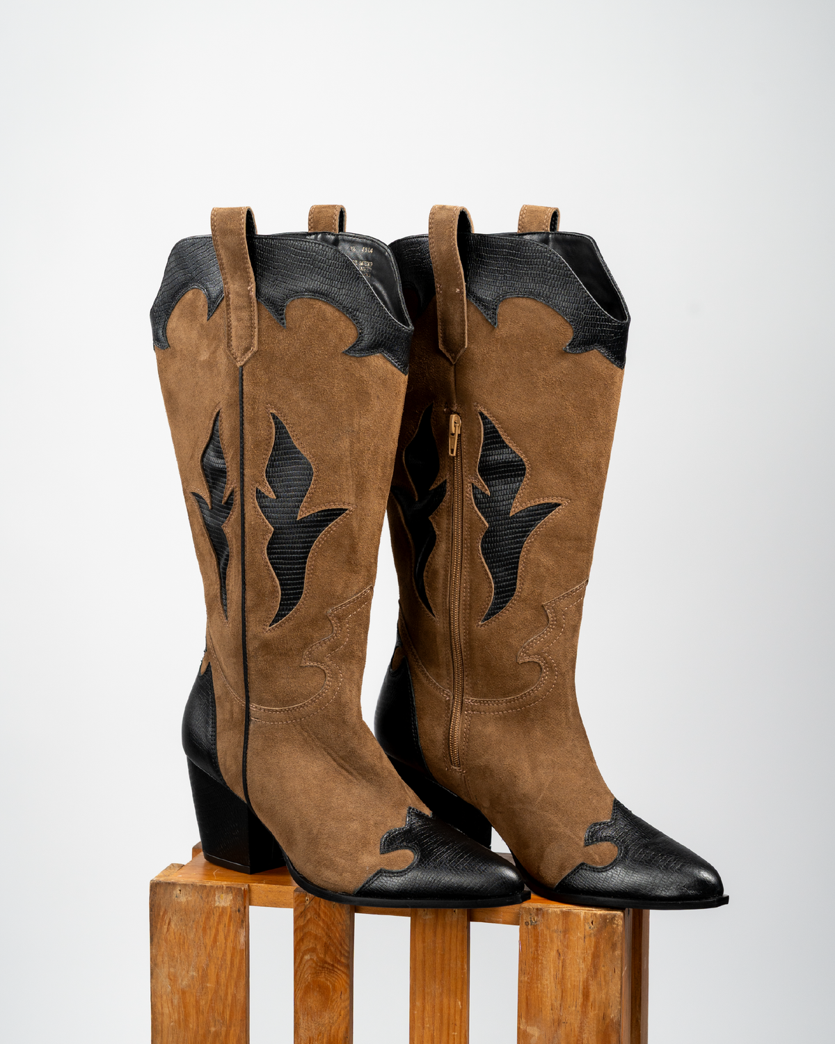 Cowgirl Bicolor